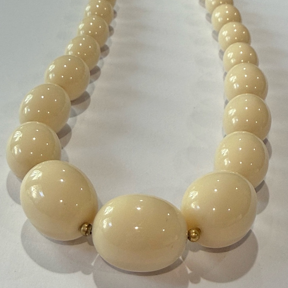 Elegant Vintage Celluloid Ivory Cream Beaded Necklace
